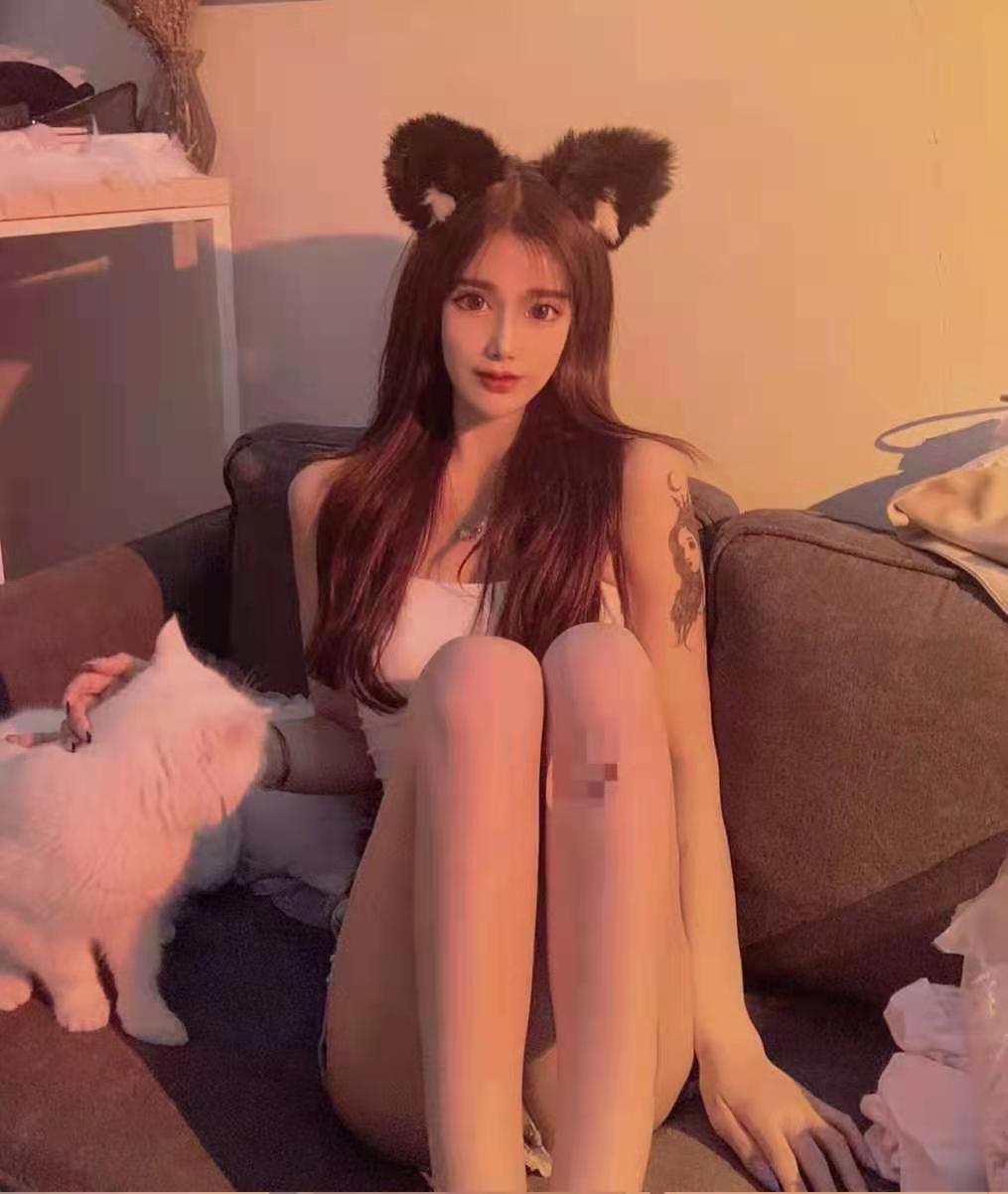 纯良家小Sao妹，尺度很大，非常用情，超实惠