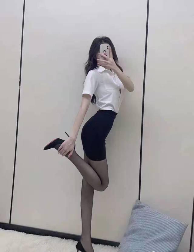 真实体验00后劲爆身材勾人小妹