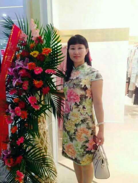 舔脚双飞，喷水Sao女，极致体验，良心推荐